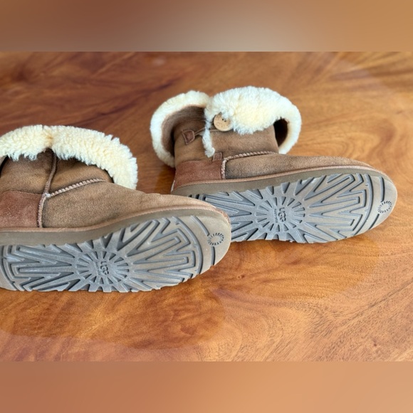 UGG Tan Winter Boots with Cream Fur size 7 - Picture 4 of 13